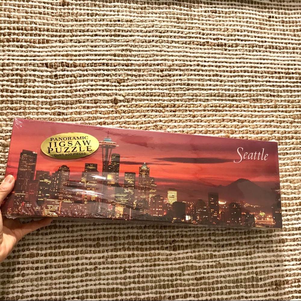 NEW in box Seattle skyline 500 piece puzzle
